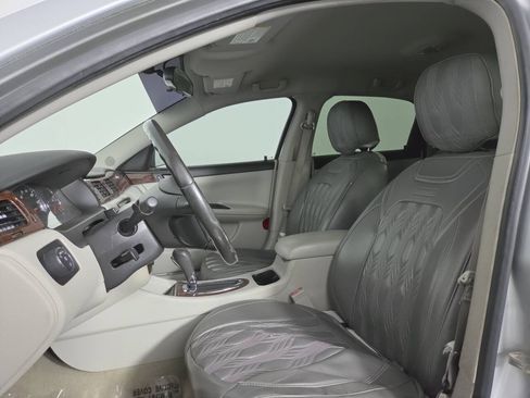 Used 2011 Chevrolet Impala LT FWD image 17