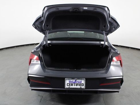 Certified 2024 Hyundai Elantra SEL w/ Convenience Package FWD image 17