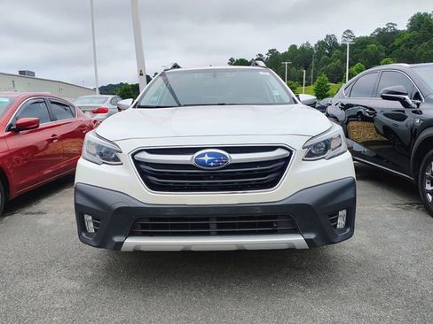 Used 2022 Subaru Outback Touring AWD/4WD image 2