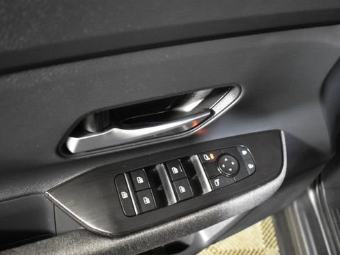Certified 2025 Nissan Kicks SV AWD/4WD image 8