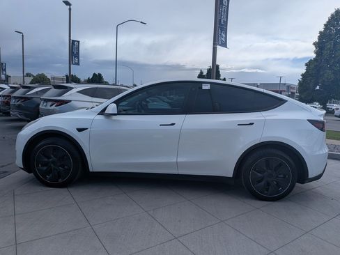 Used 2023 Tesla Model Y Long Range AWD/4WD image 8