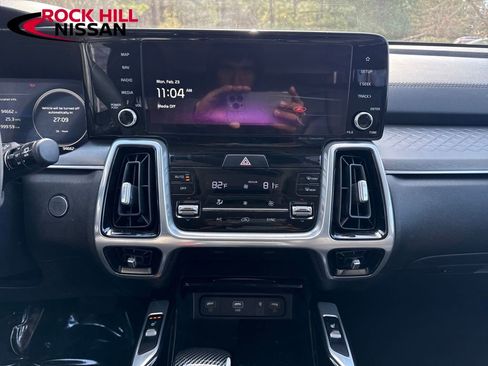 Used 2023 Kia Sorento SX image 14