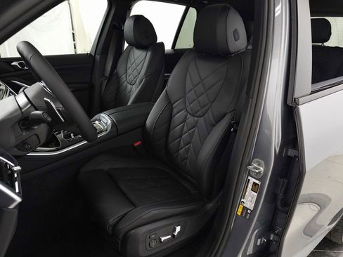 Used 2026 BMW X5 xDrive40i w/ M Sport Package image 12