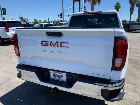 New 2026 GMC Sierra 1500 SLE w/ Preferred Package image 7