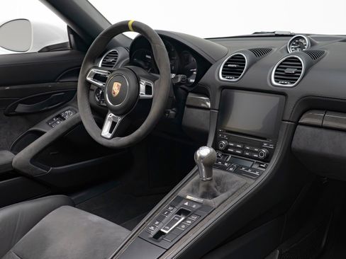 Used 2020 Porsche 718 Boxster Spyder RWD image 41