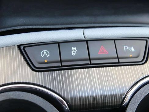 Used 2020 GMC Acadia SLT image 9