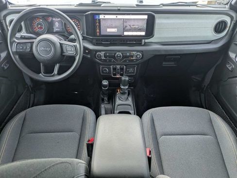 Used 2025 Jeep Gladiator Sport AWD/4WD image 15