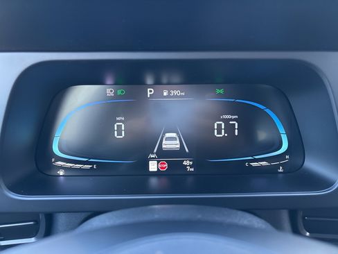 New 2025 Hyundai Elantra Sport image 12