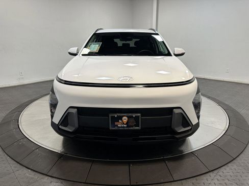 Used 2025 Hyundai Kona SEL image 4