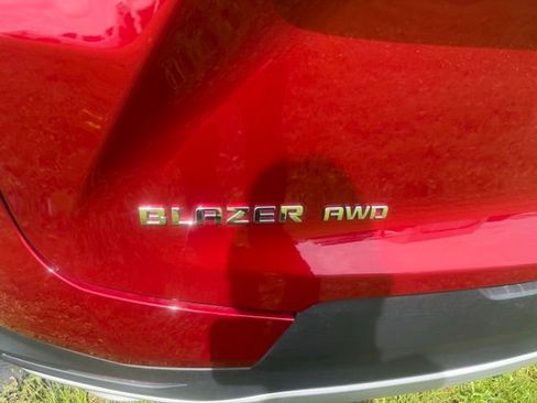 Used 2025 Chevrolet Blazer LT AWD/4WD image 9