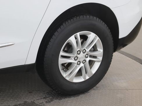 Used 2019 Buick Enclave Essence image 14