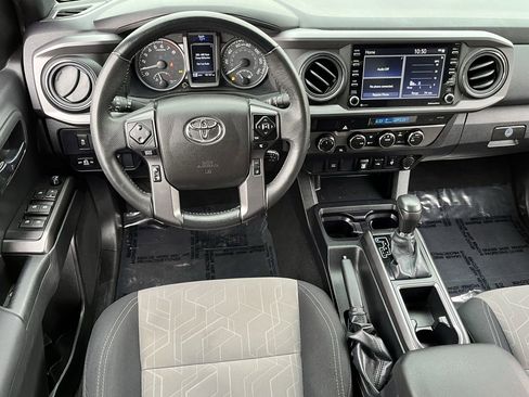 Used 2022 Toyota Tacoma TRD Off-Road AWD/4WD image 10