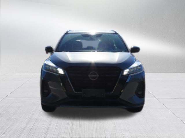 Used 2022 Nissan Kicks SR w/ Premium Package FWD image 8