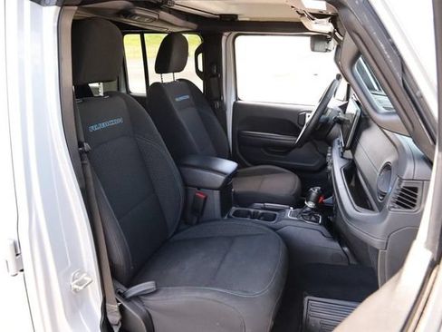 Used 2024 Jeep Wrangler Unlimited Rubicon 4xe AWD/4WD image 28
