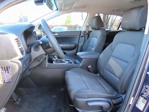 Used 2022 Kia Sportage LX image 12