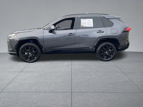 Used 2025 Toyota RAV4 SE image 4