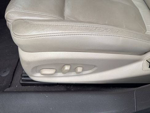 Used 2014 Buick LaCrosse Leather FWD image 12