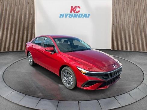 New 2025 Hyundai Elantra Blue image 7