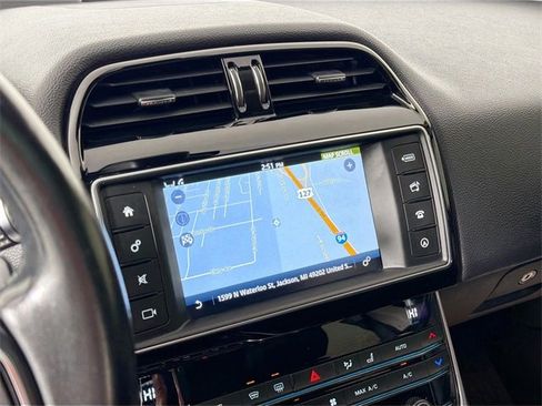 Used 2017 Jaguar XE Prestige image 13