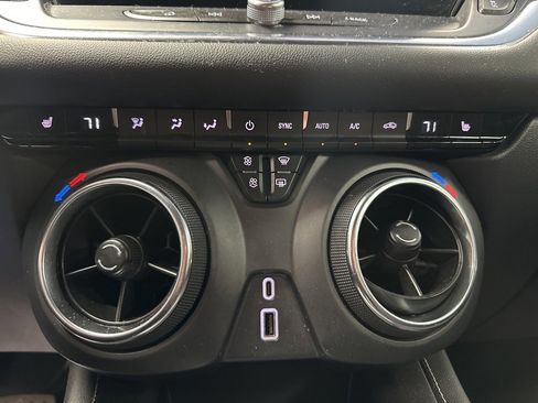 Certified 2025 Chevrolet Blazer LT image 30