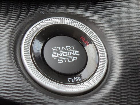 Used 2023 Jeep Grand Cherokee Laredo AWD/4WD image 30