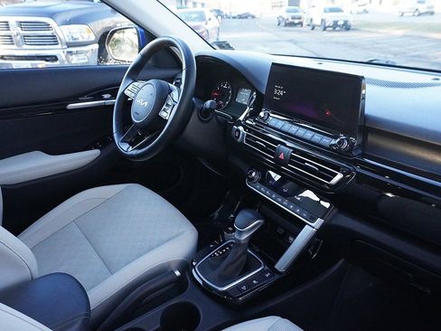 Used 2023 Kia Seltos EX image 30