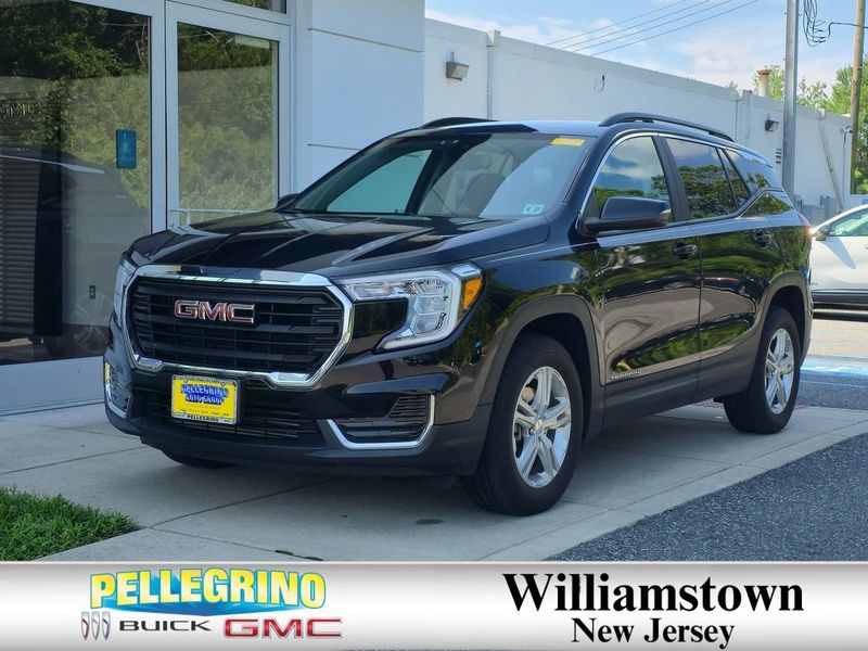 Certified 2022 GMC Terrain SLE w/ Driver Convenience Package image 1