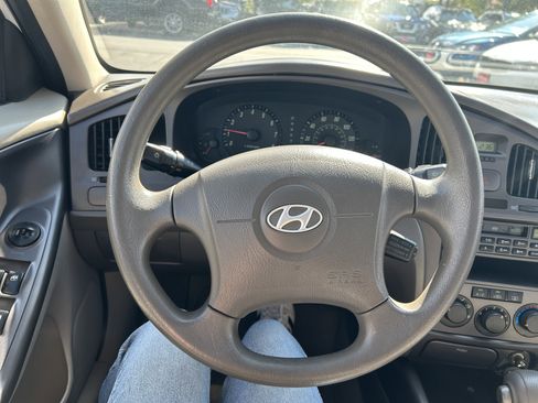 Used 2005 Hyundai Elantra GLS image 11