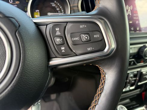 Used 2022 Jeep Wrangler Unlimited Sahara AWD/4WD image 24