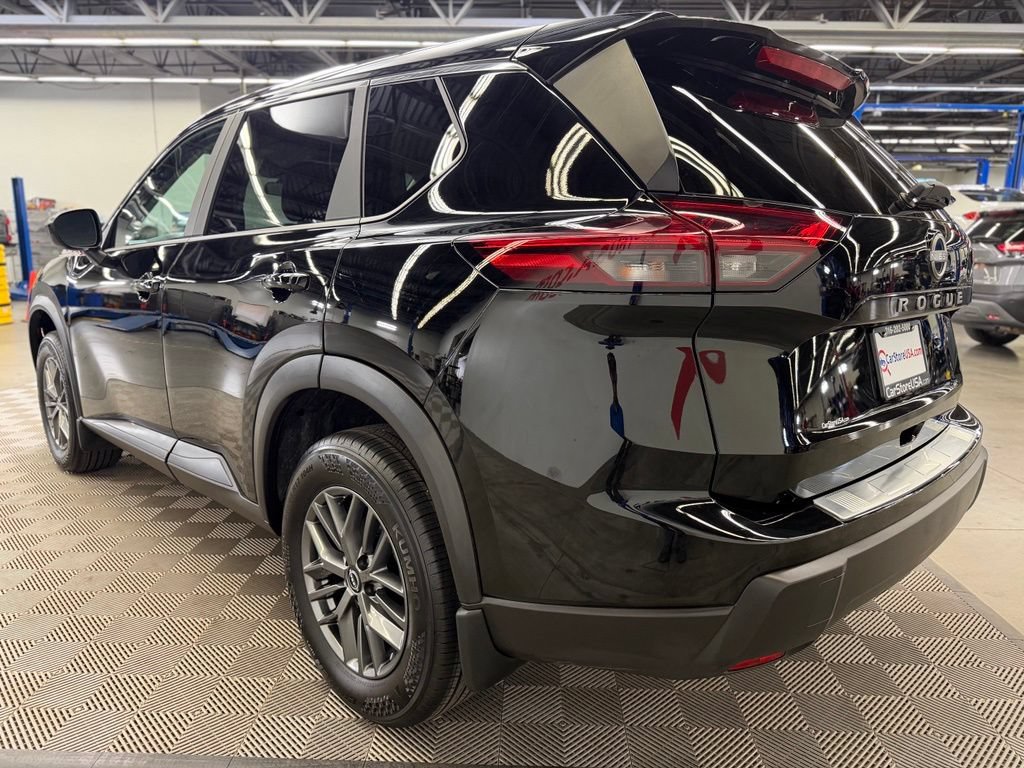 Used 2026 Nissan Rogue SV FWD image 5