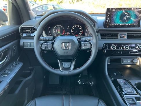 New 2025 Honda Pilot TrailSport image 18