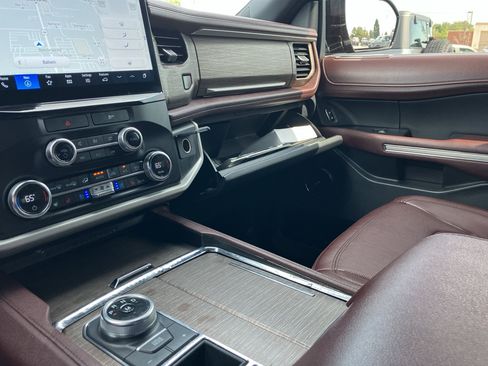 Used 2022 Ford Expedition Limited RWD image 24
