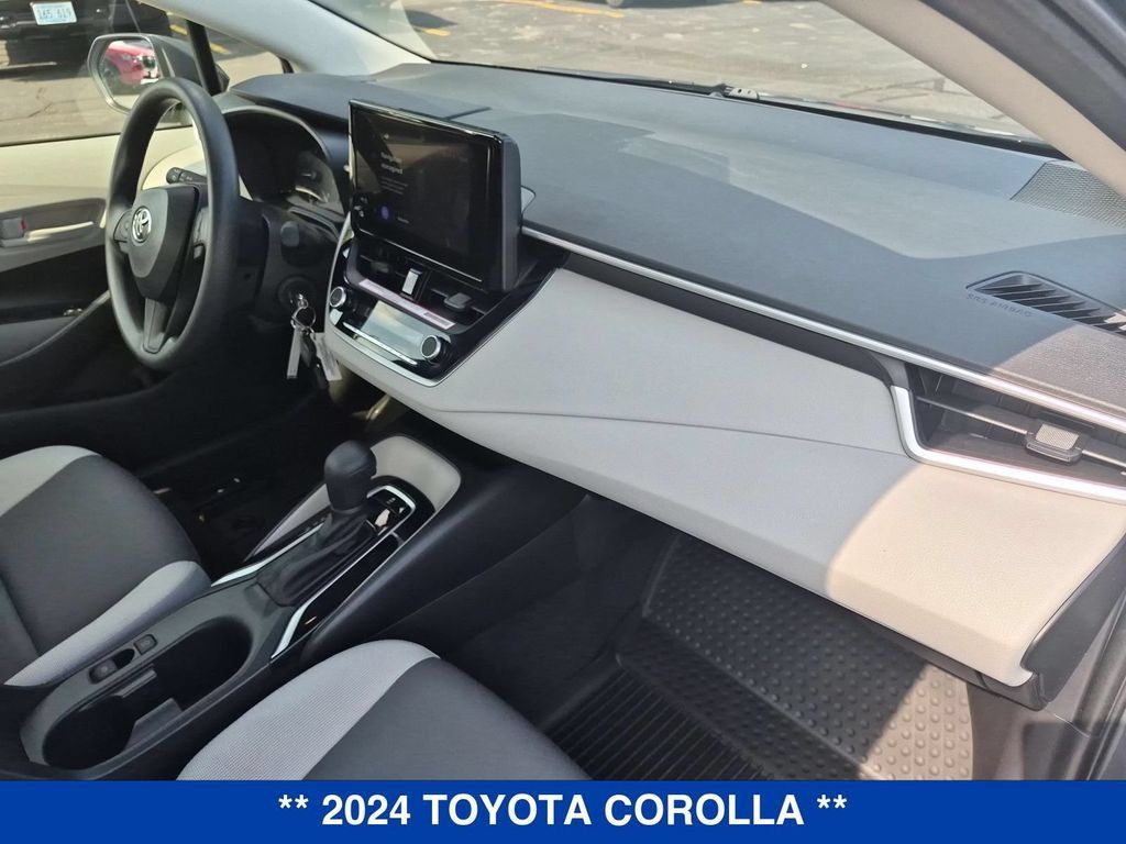 Used 2024 Toyota Corolla LE FWD image 30