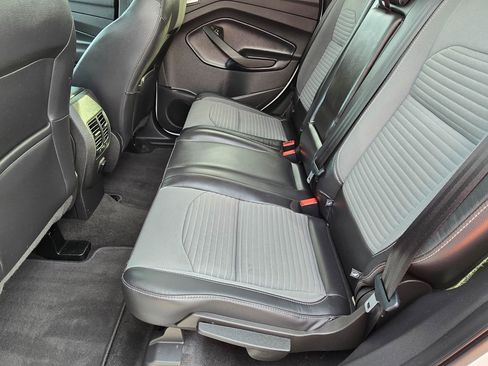 Used 2019 Ford Escape SE image 24