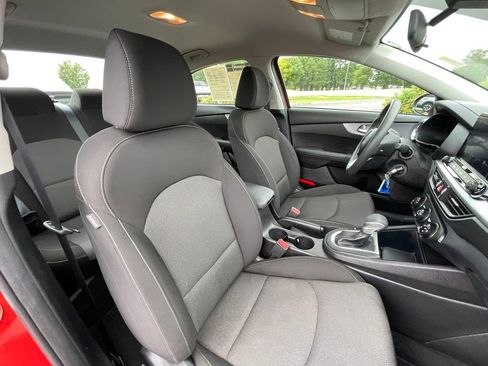 Certified 2024 Kia Forte LXS FWD image 29