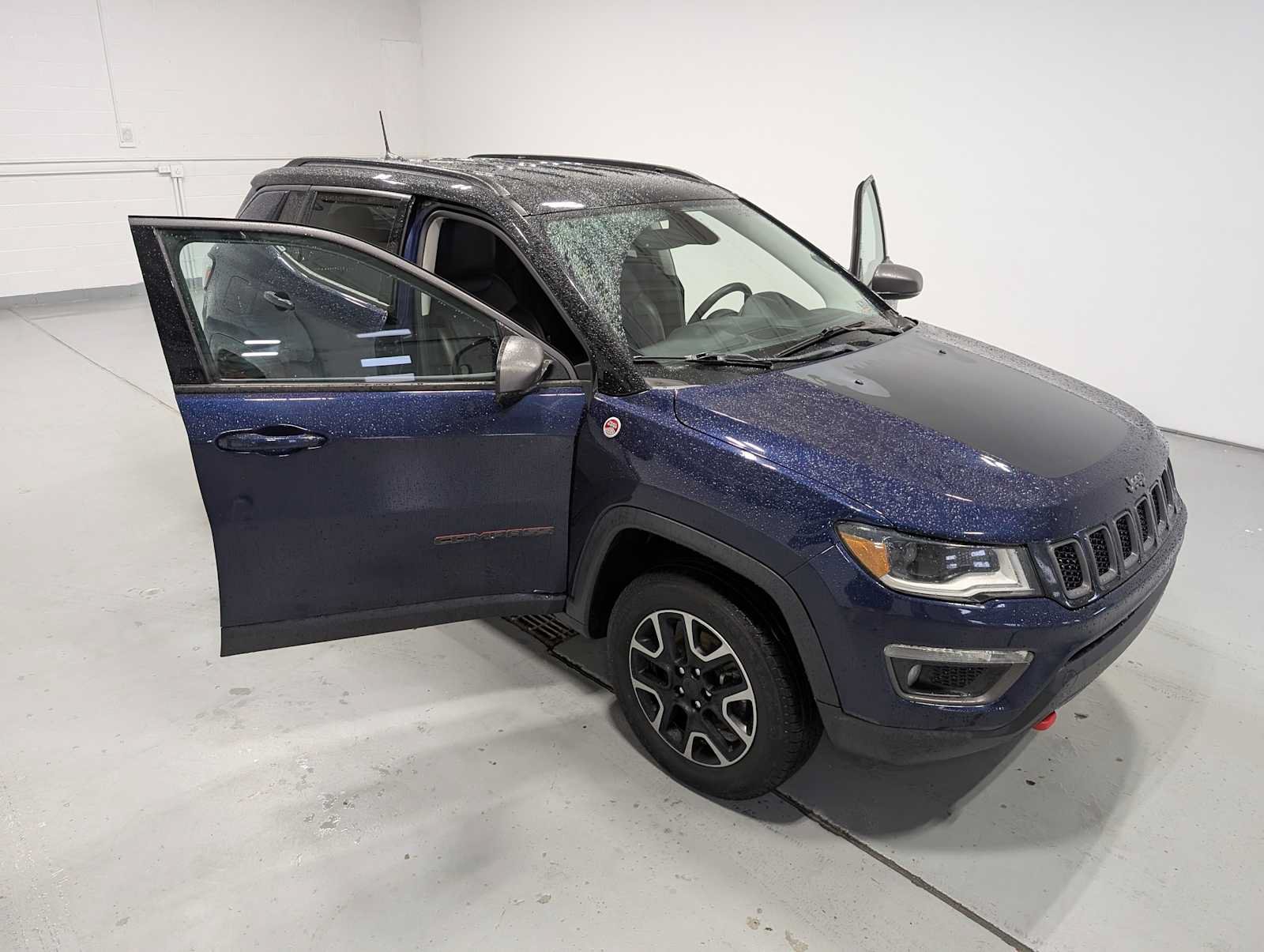 Used 2019 Jeep Compass Trailhawk w/ Cold Weather Group AWD/4WD image 16