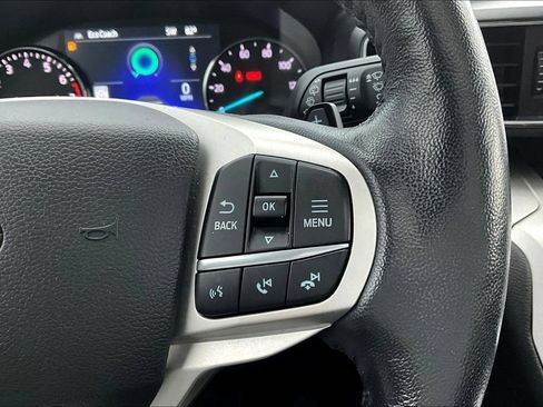 Used 2020 Ford Explorer XLT w/ Equipment Group 202A AWD/4WD image 12