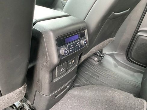 Used 2020 GMC Acadia SLT w/ Premium Package image 15