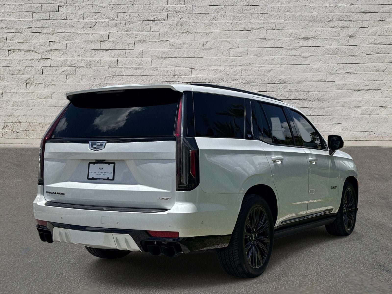 Used 2024 Cadillac Escalade V w/ LPO, ONYX Package AWD/4WD image 5
