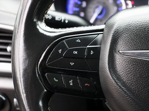 Used 2021 Chrysler Pacifica Touring w/ S Appearance Package image 23