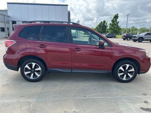 Used 2018 Subaru Forester 2.5i Premium image 3