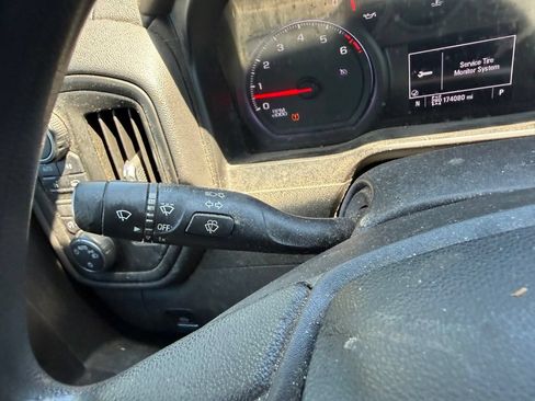 Used 2019 Chevrolet Silverado 1500 Custom w/ Custom Value Package AWD/4WD image 18