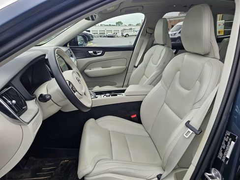 Used 2024 Volvo XC60 T8 Ultimate w/ Climate Package AWD/4WD image 3