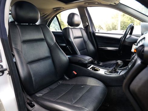 Used 2005 Mercedes-Benz C 230 Sedan image 18