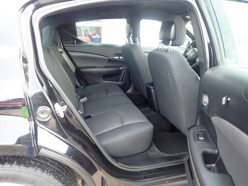 Used 2013 Dodge Avenger SE image 27