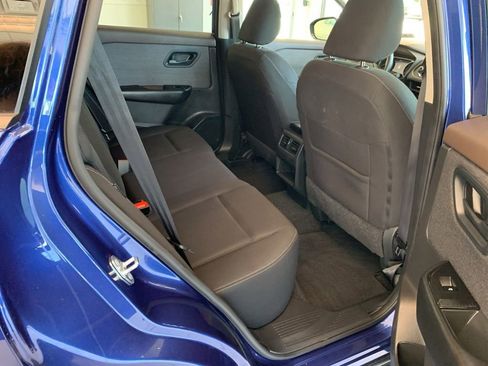 Used 2023 Nissan Rogue S AWD/4WD image 16