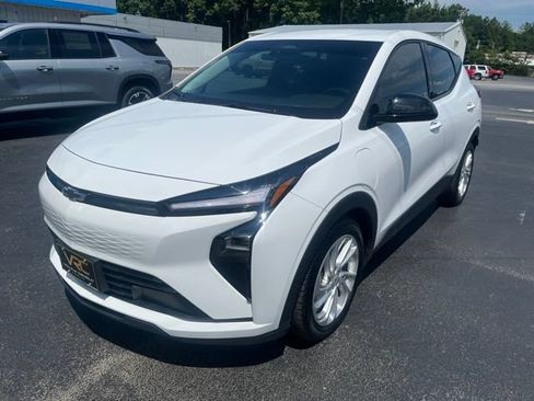 Used 2027 Chevrolet Bolt LT FWD image 8