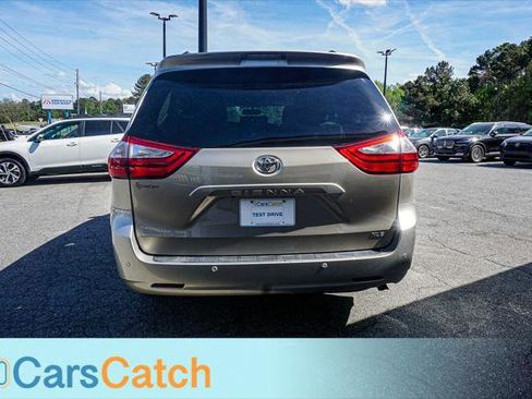 Used 2017 Toyota Sienna XLE w/ XLE Navigation Package image 14