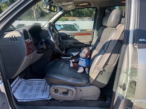 Used 2004 GMC Envoy SLT image 11