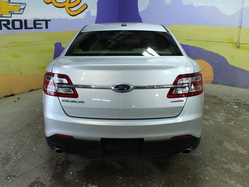 Used 2017 Ford Taurus SE image 6